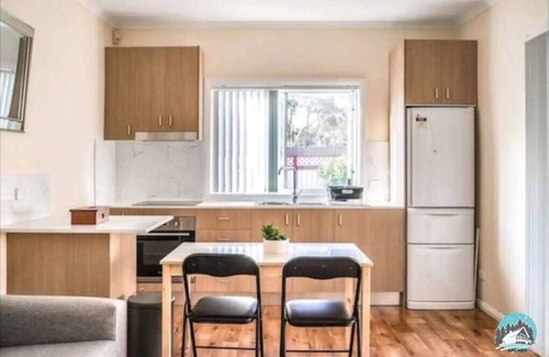 Karraganbah Maison | Aircabin - Tuggerawong - Lake Front - 9 Beds House