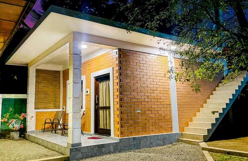 Andiambalama Maison | airport eco cottage