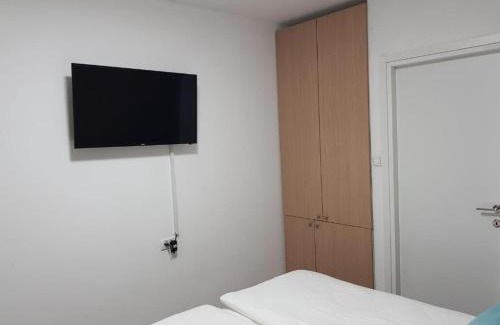 Or Yehuda Maison | Airport Guest House