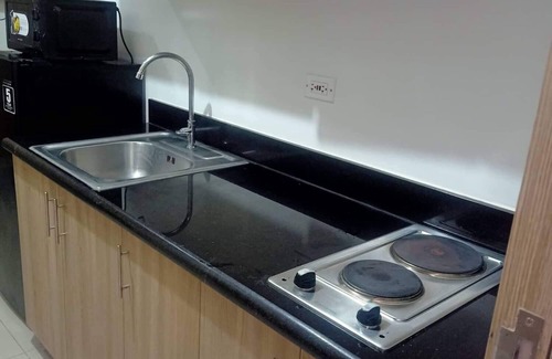 Pasay Hôtel | Airport , Mall of Asia and Moa Arena Condo PICC and US Embassy Nearby