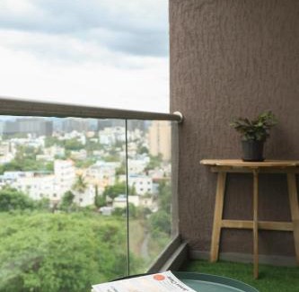 Viman Nagar Appartement | Airport Runway View from terrace,Coffee Maker,Luxe