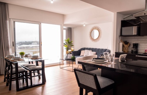 Colonia Bella Aurora Appartement | Airport view, luxury and central location.