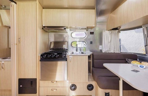 Berkeley Maison | Airstream Tiny Home close to UC BEST Neighborhood