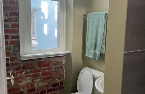Elyria Swansea Maison | Airy, Bright Charming 2-bedroom bungalow in Denver's RiNO with WiFi