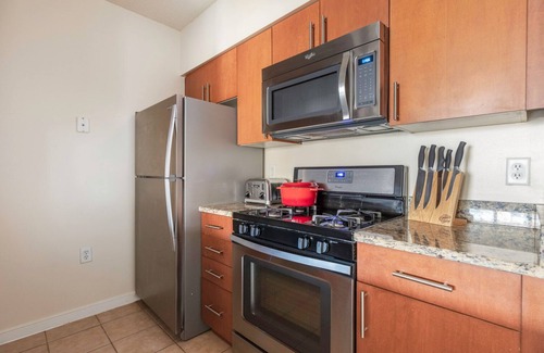 West End Appartement | Airy Foggy Bottom 1BR w/ Gym, Pool, DM, near World Bank, by Blueground
