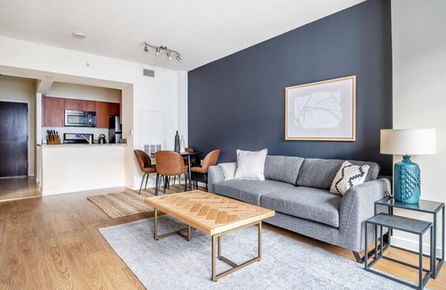 West End Appartement | Airy Foggy Bottom 1BR w/ Gym, Pool, DM, nr. World Bank, by Blueground