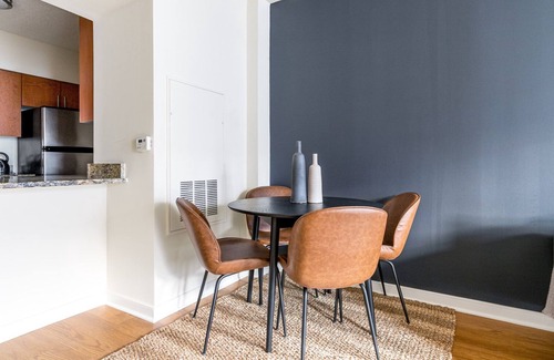 West End Appartement | Airy Foggy Bottom 1BR w/ Gym, Pool, DM, nr. World Bank, by Blueground