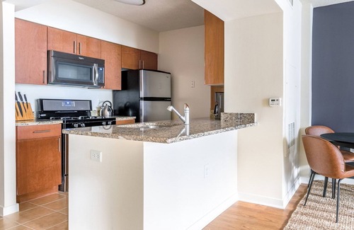 West End Appartement | Airy Foggy Bottom 1BR w/ Gym, Pool, DM, nr. World Bank, by Blueground