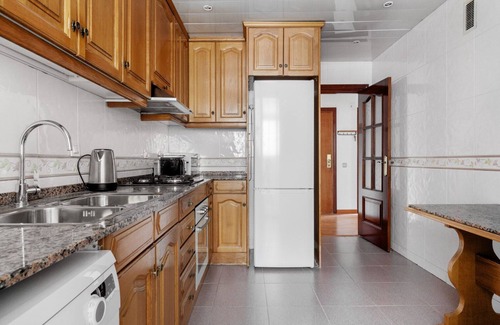 Les Corts Appartement | Airy Galvany 3BR w/ Balcony, by Blueground