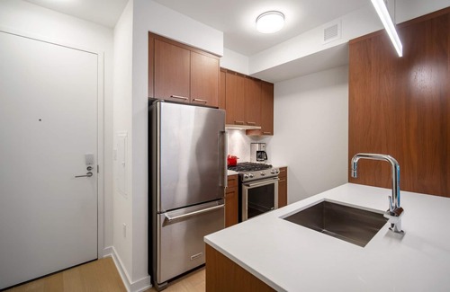 Navy Yard Appartement | Airy Navy Yard 1BR w/ W/D, Gym, Doorman, nr. Metro, by Blueground