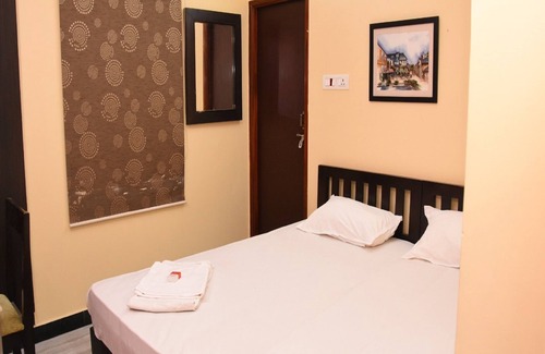 Ambattur Hôtel | Aishwaryam Deshna Service Apartment