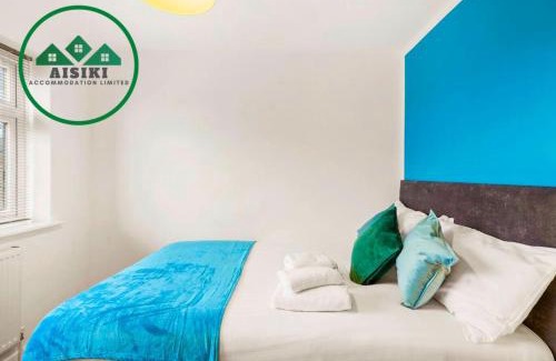 High Barnet Appartement | Aisiki Apartments at Barnet, Ground Floor, 2-Bedroom & 1-Bathroom, Pet-Friendly Flat, Double Beds with Free Wi-Fi