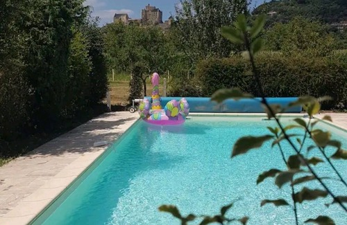 Beynac-et-Cazenac Maison | Maison avec piscine sur un vaste terrain face au château de Beynac