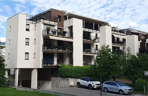 Aix-les-Bains Appartement | Aix-les-Bains Grand Port T2 Meublé 3 Etoiles Terrasse 57m2