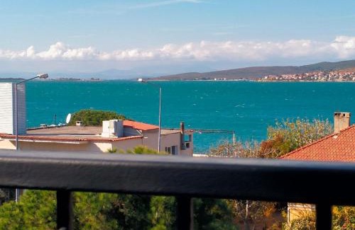 Ayvalik City Center Maison | aj konukevi müstakil ev dört odalı