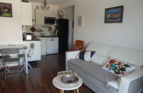Ajaccio Appartement | Ajaccio Sanguinaires T3 proche Trottel et 150m de la mer, belle résidence