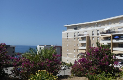 Ajaccio Appartement | Ajaccio Sanguinaires T3 proche Trottel et 150m de la mer, belle résidence