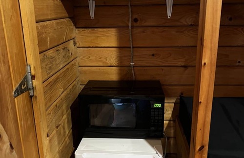 Helmsburg Cabine | Cabine-lit 5, pas de salle de bain, accès au pavillon de douche