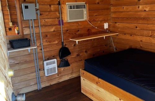 Helmsburg Cabine | Cabine-lit 5, pas de salle de bain, accès au pavillon de douche