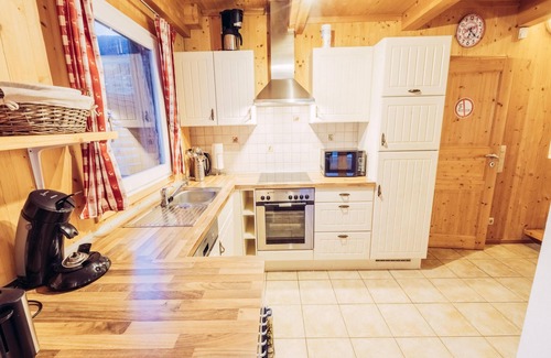 Sankt Georgen am Kreischberg Chalet De Ski | Maison des Alpes avec un sauna à tonneau unique