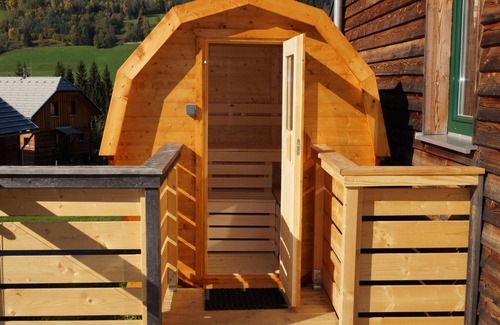 Sankt Georgen am Kreischberg Chalet De Ski | Maison des Alpes avec un sauna à tonneau unique