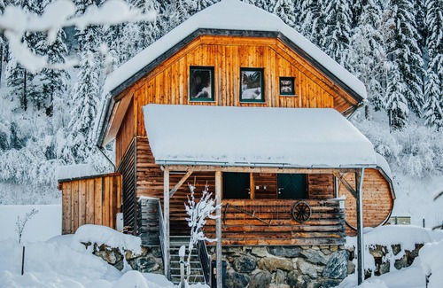 Sankt Georgen am Kreischberg Chalet De Ski | Maison des Alpes avec un sauna à tonneau unique
