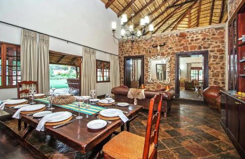 Lepele-Nkumpi Chalet De Ski | Al Thandiwe Cliff Chat Lodge