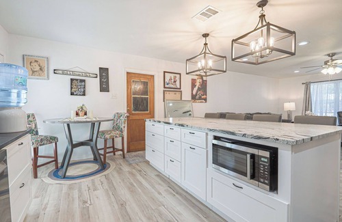 Shearer Hills - Ridgeview Maison | ALAMO CITY HOMESTYLE BEAUTY GREAT CENTRAL LOCATION, KIDDOS, & FURRY PET FRIENDLY