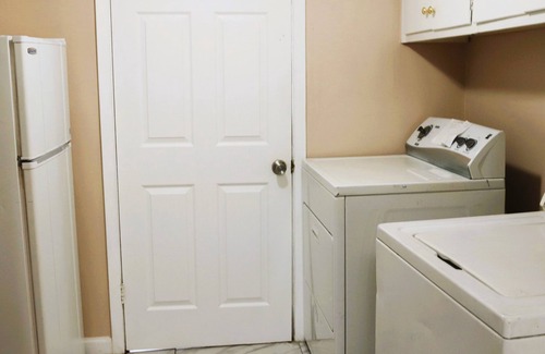 Willshire Terrace Maison | Alamo Height Home near Broadway & Downtown, Pet Friendly.