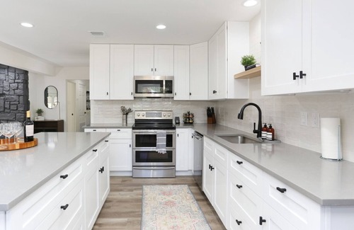 Oak Park - Northwood Maison | Alamo Heights-Close to Downtown-2 King Beds