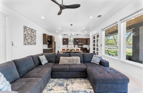 San Antonio Maison | Alamo ranch casita!! Stylish family friendly home!!