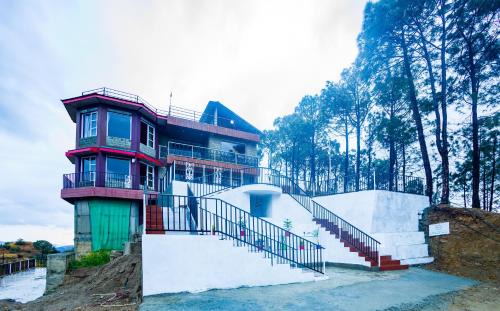 Shimla Hôtel | Alaya Stays Pine Shadow Flamingo Suite with Views & Restaurant