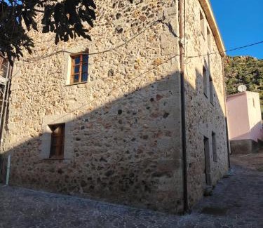 Ittireddu Lit Et Petit-Déjeuner | Albergo diffuso Sa Costa Ittireddu