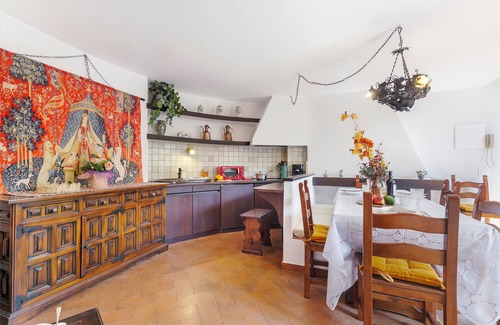 Carciano Appartement | Albert Castle Apt, Baveno, Italy