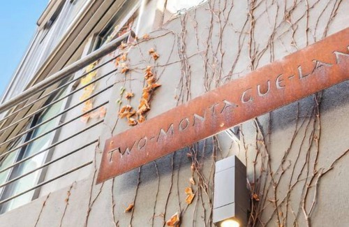 Albert Park Appartement | Albert Park Magnificence. Position Perfect. MLane