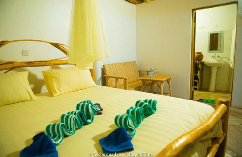 Rubirizi Cabine | ALBERTINE VALLEY LODGE