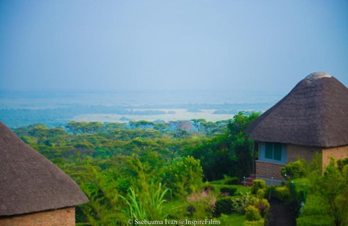 Rubirizi Cabine | ALBERTINE VALLEY LODGE