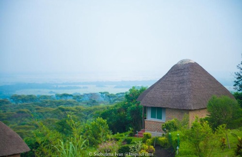 Rubirizi Cabine | ALBERTINE VALLEY LODGE