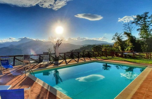 Mologno Villa | Piscine privée, vue imprenable, restaurant à pied, près de Barga.