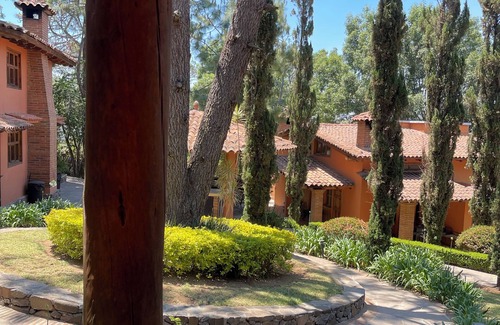Mazamitla Cabine | Alcatraz Cabaña 100% de Lujo con Hermosas Fuentes y Jardines Iluminados