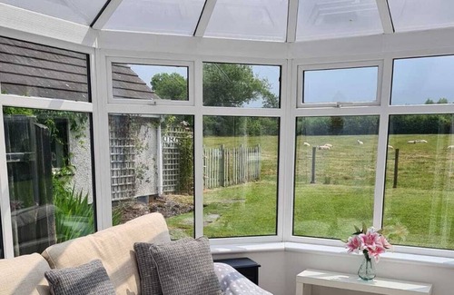 Crumlin Maison | Aldergrove Cottage