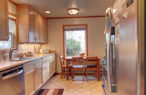 Tolovana Park Maison | Aldoren's Wind 'n Tide - Oceanfront - Cannon Beach Property Mgmt
