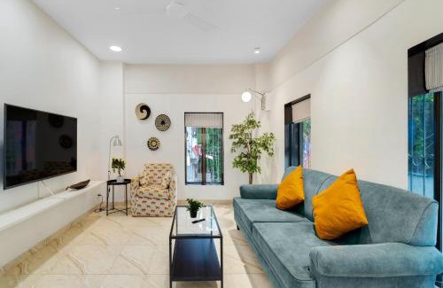 Ranwar Lit Et Petit-Déjeuner | Aleo 1BHK Bandra W by The Bombay Home Company