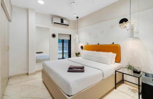 Ranwar Lit Et Petit-Déjeuner | Aleo 1BHK Bandra W by The Bombay Home Company