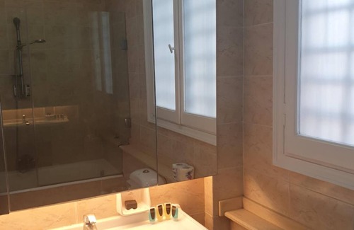 Al-Laban Hôtel | Alexander the Great Hotel - Alexotel