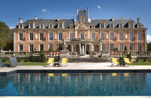 Mazieres-en-Gatine Hôtel | Alexandra Palace - La Maison Younan