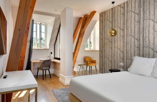 Mazieres-en-Gatine Hôtel | Alexandra Palace - La Maison Younan