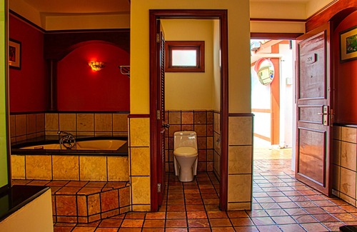 Taman Tanjung Maison | AlexaPD Private Water Chalets
