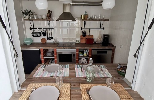 Silves Maison | Algarve house, sun, terrace, views and barbecue