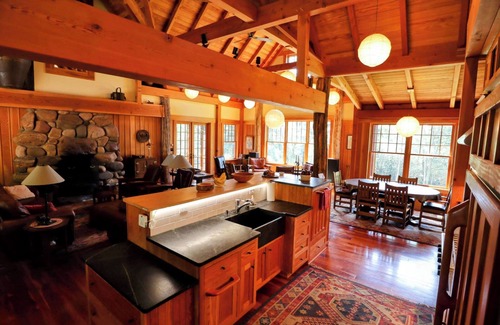 Eagles Mere Cabine | Algonac - Luxury Timber Lodge à Eagles Mere PA